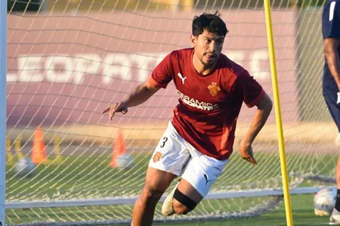 "قضينا معًا لحظات لا تنسى".. محمد شكري يودع سيراميكا كليوباترا